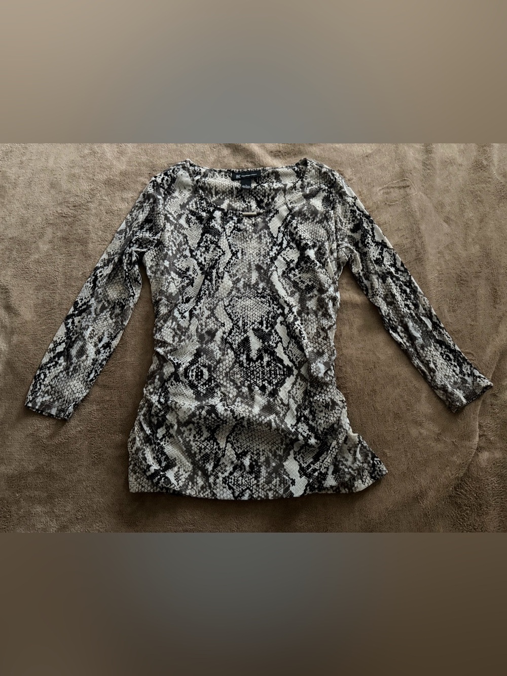 Snake-Effect Scoop Neck Top - Black & Cream